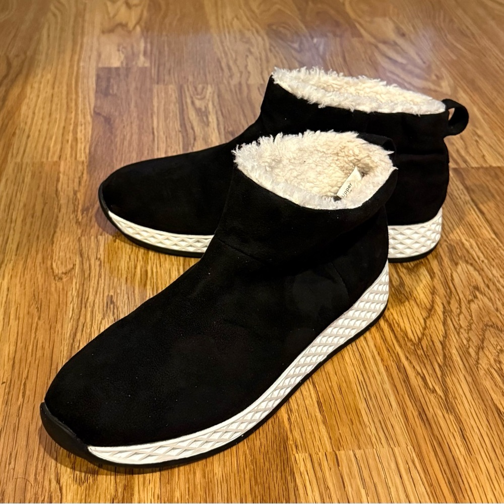 Urban Sport by J/Slides Black Faux Suede and Sherpa Slip-On Sneakers Size 8 M